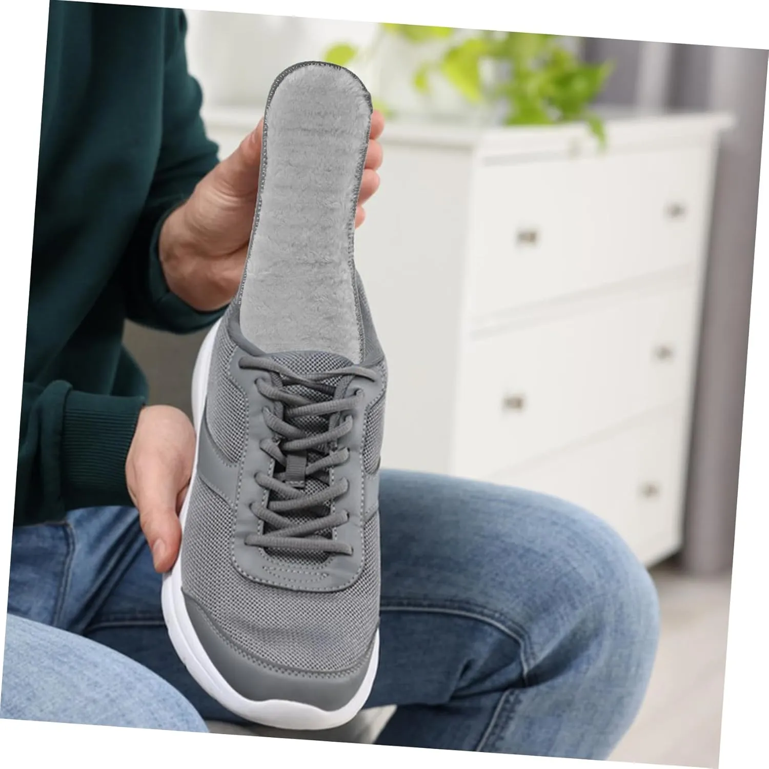BESTYASH 4 Pairs Fluffy Warm Insoles for Comfort and Insulation Thick Thermal Shoe Inserts for Boots Sneakers for Cold Weather Use Friends Family