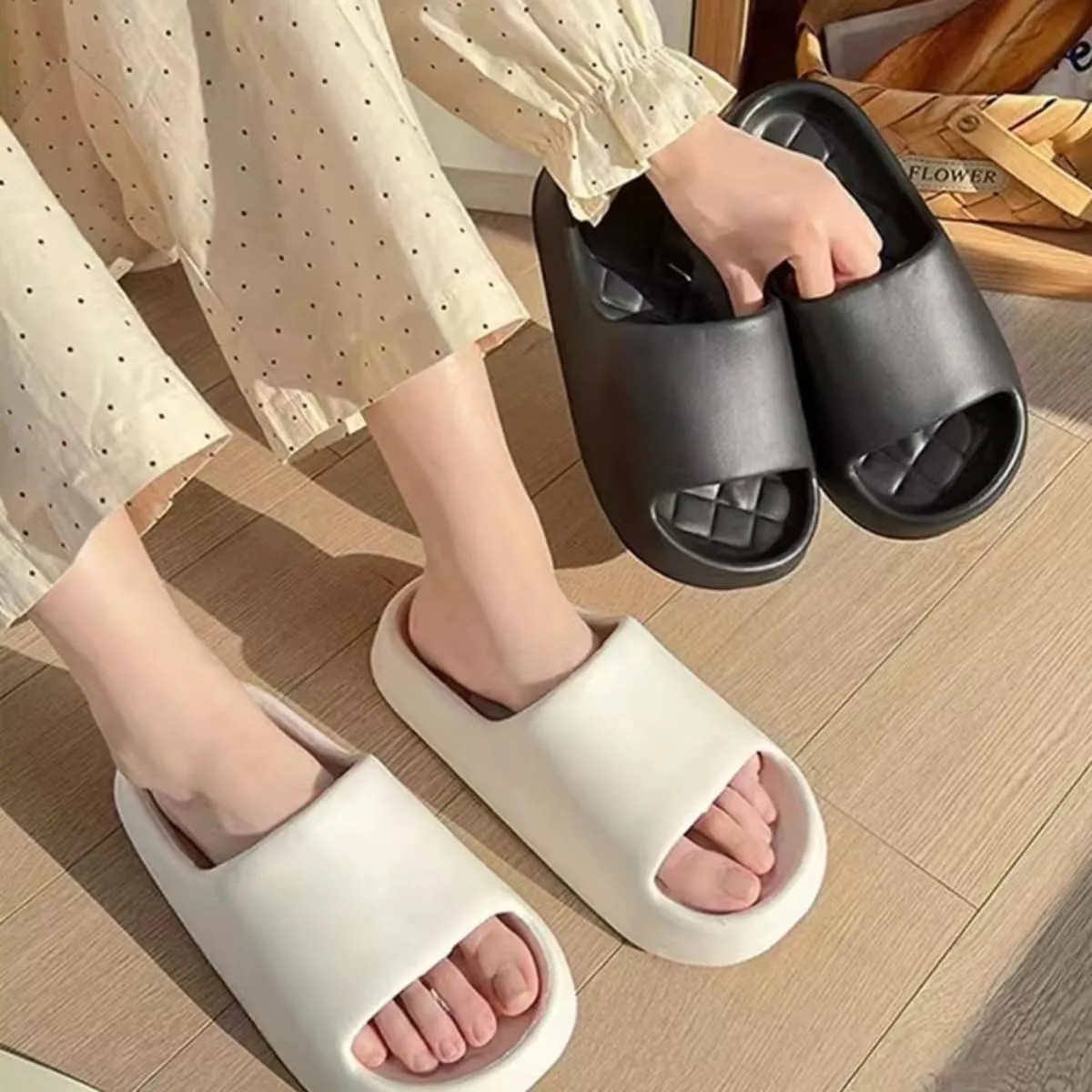 Checkered Home Slippers Slides for Women Men Indoor Bathroom Slippers Thickened Sole Shower Slippers Non-Slip Soft Sole House Shoes Outdoors Beach Slippers Summer Sandals