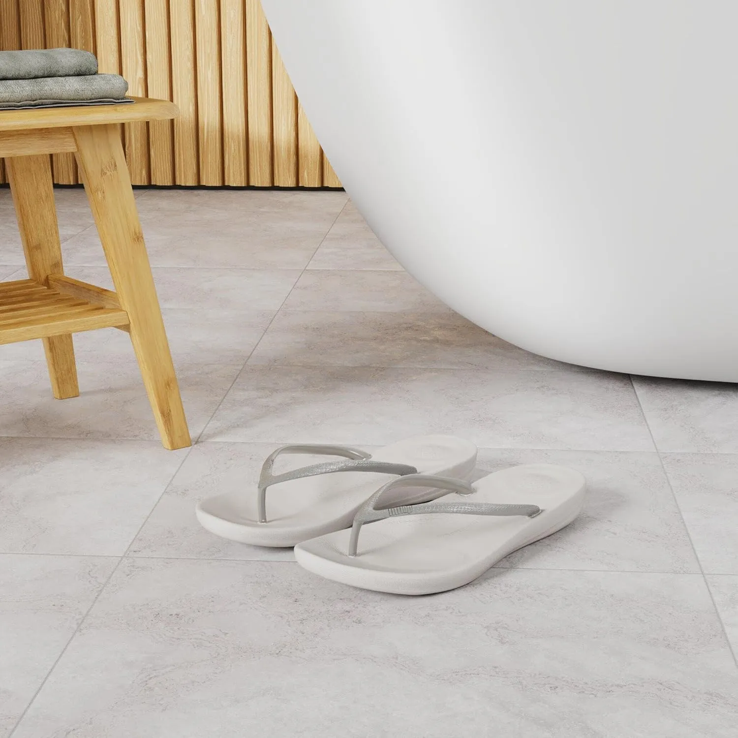 FitFlop iQushion Ergonomic Flip-Flops