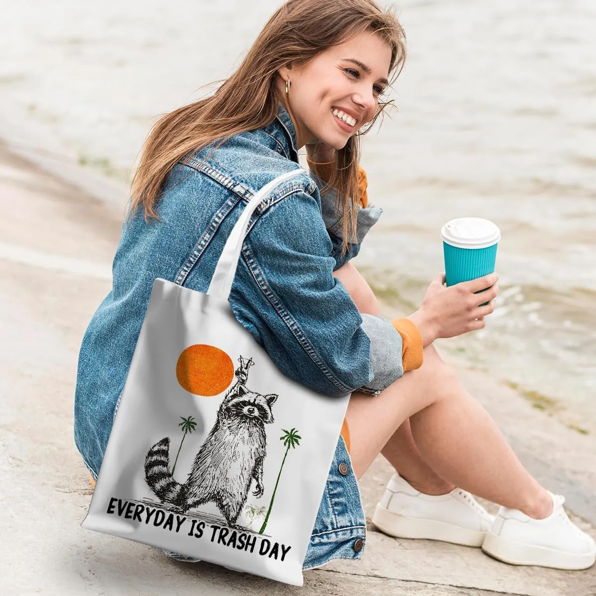 Funny Raccoon Tote Bag Cute Frogs Western Stuff Raccoon Frog Gifts for Women Friend Reusable Grocery Bags for Camping