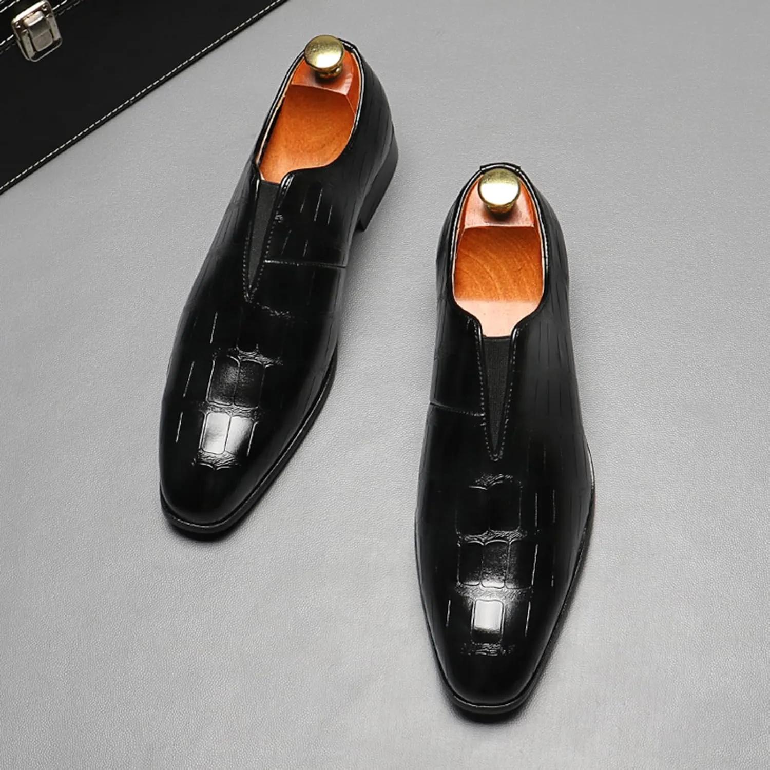 Men's Dress Shoes with Crocodile Printed Leather in Brogue Elastic Band Oxford Formal Shoes for Men