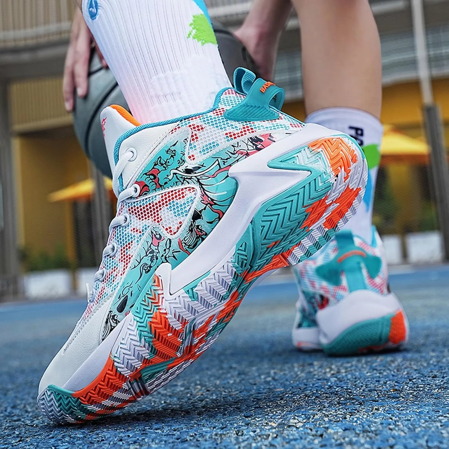 Qiucdzi Mens Basketball Shoes Non-Slip Breathable Outdoor Sneakers Fashion Graffiti Sports Training Shoes for Running Walking