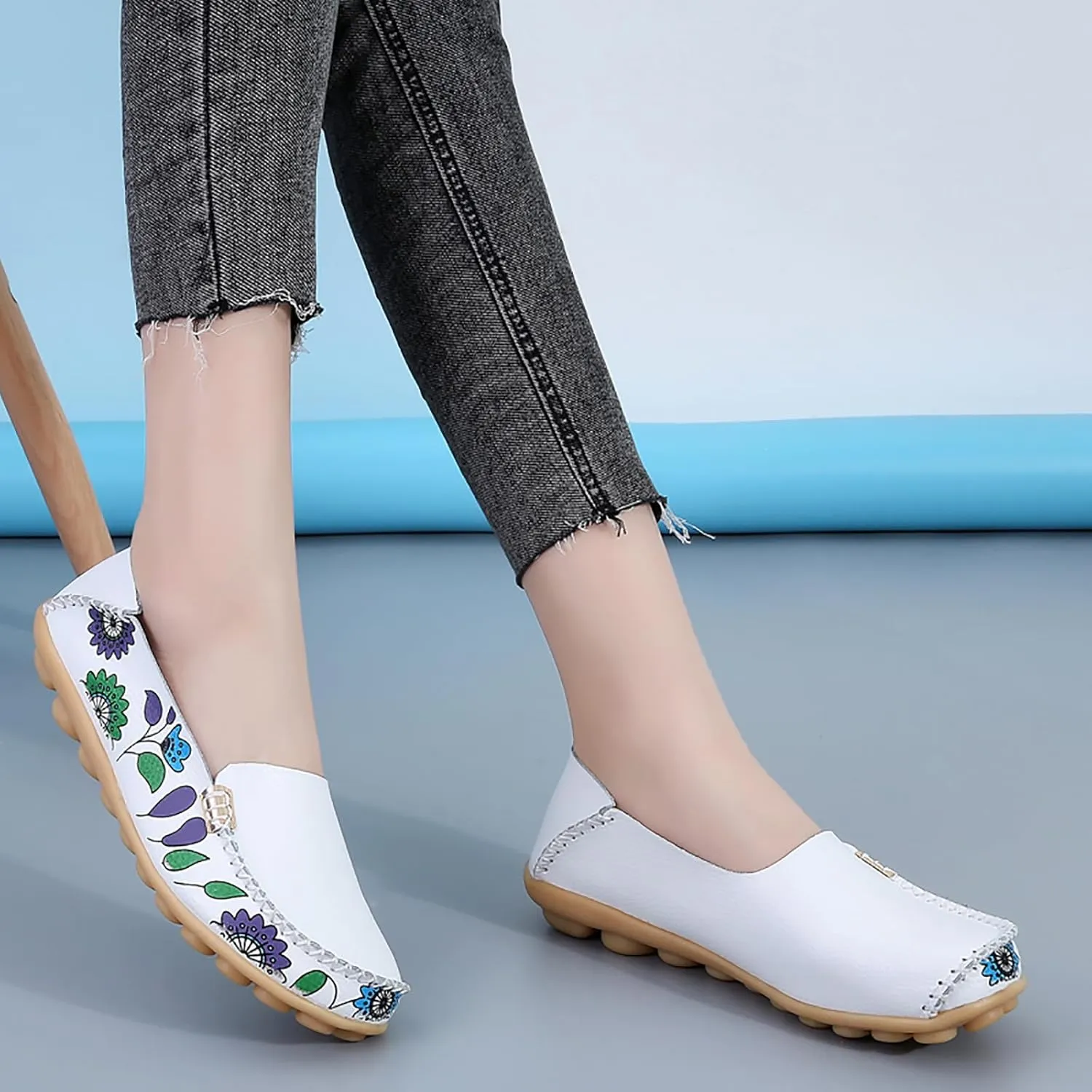 Sunporx Women's Comfortable Loafers Driving Moccasins Shoe Casual Leathers Slip on Round Toe Breathable Walking