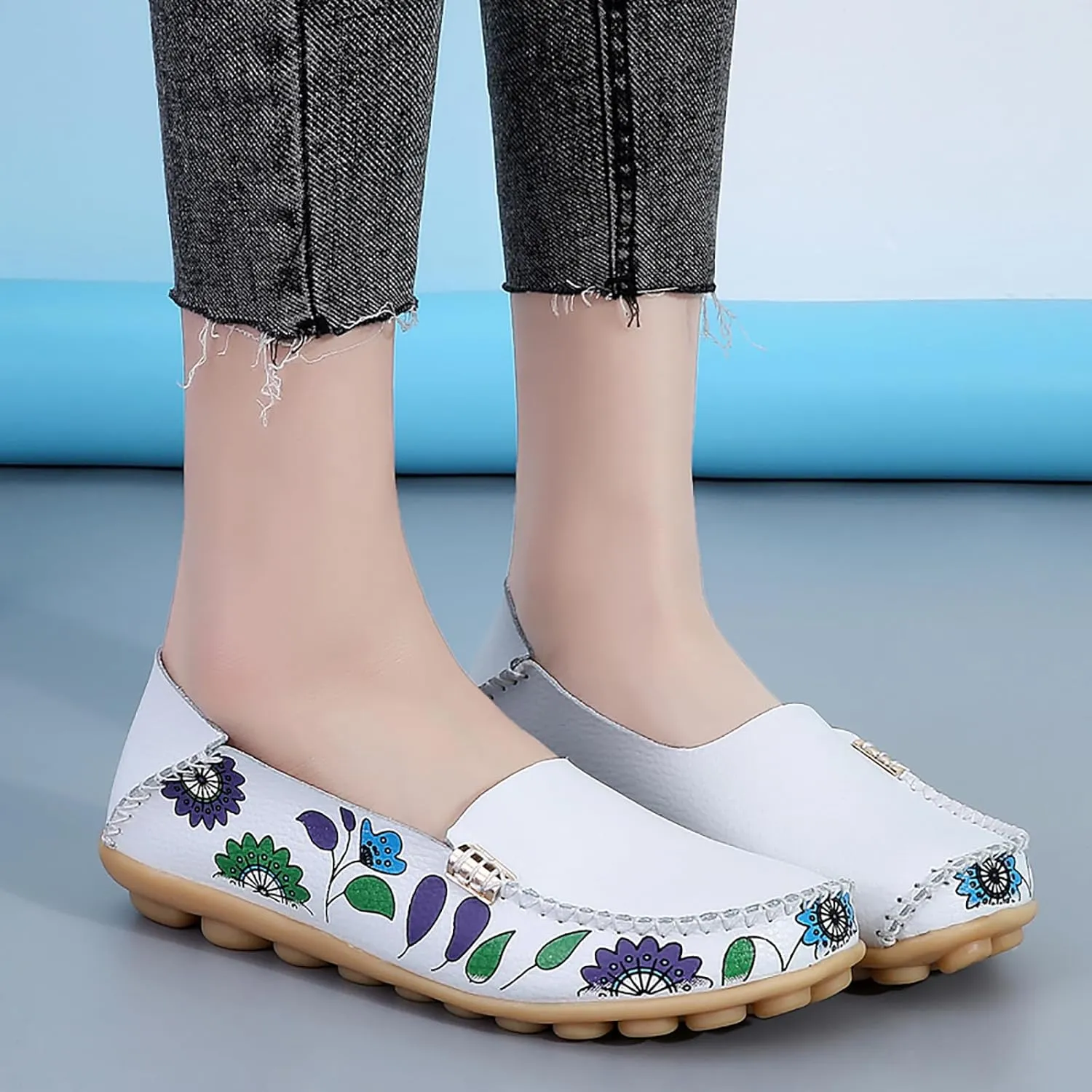 Sunporx Women's Comfortable Loafers Driving Moccasins Shoe Casual Leathers Slip on Round Toe Breathable Walking