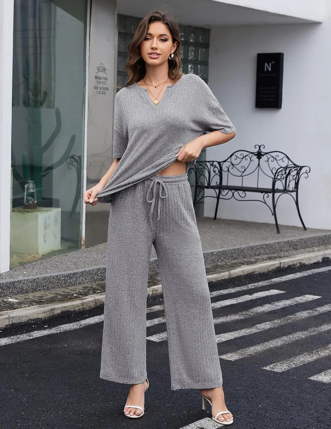 Women's 2 Piece Outfits 2025 Pullover Tops and Wide Leg Pants Lounge Sets Sweatsuits Set with Pockets