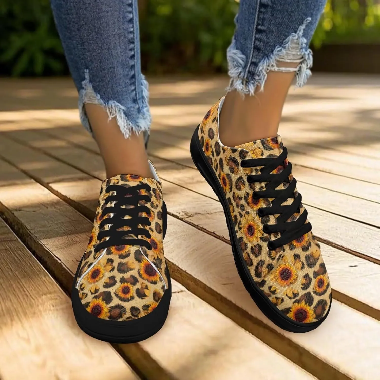 Women's Casual Canvas Sneakers Comfortable Low Top Walking Shoes Classic Lightweight Tennis Shoes Fashion Sneakers
