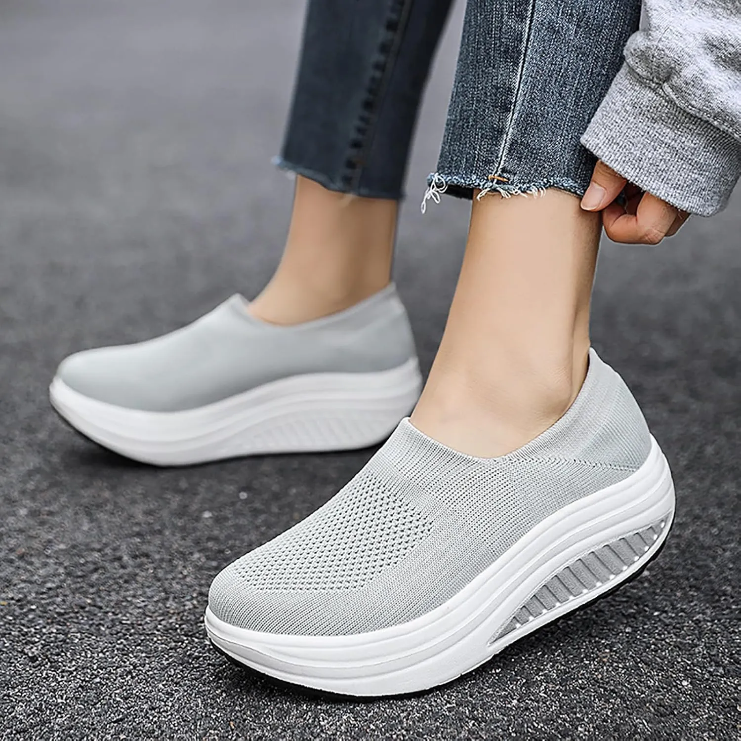 Women's Knitted Platform Slip On Walking Sneakers,Comfort Lightweight Arch Support Non Slip Casual Mesh Breathable Workout Work Shoes