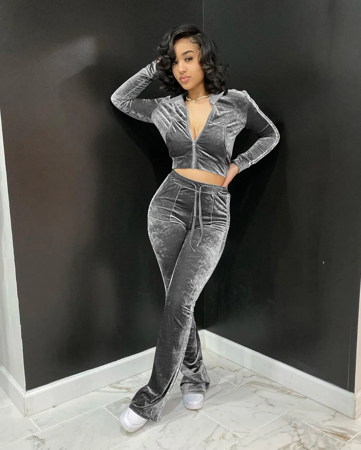 yidengymx Womens 2 Piece Velour Tracksuit Two Piece Outfits for Women Long Sleeve Zip Up Crop Tops Sweatpants Sets Pockets