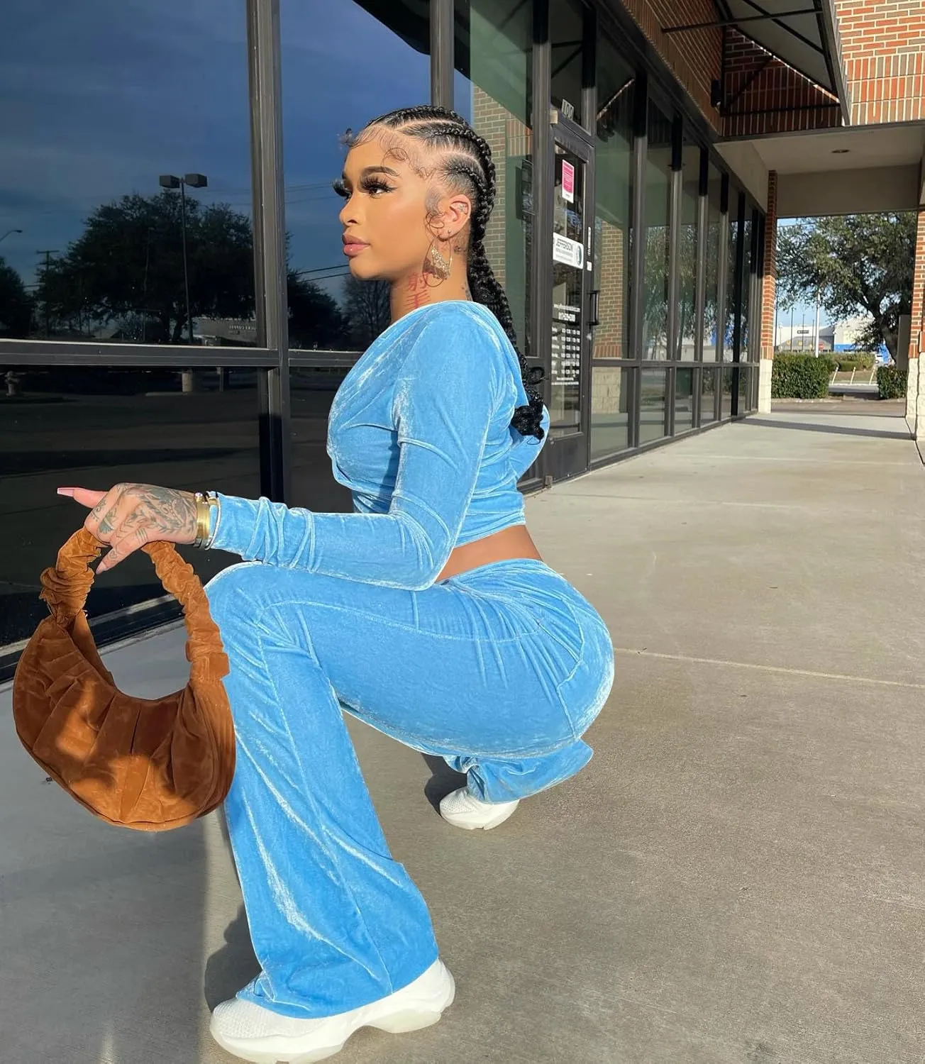 yidengymx Womens 2 Piece Velour Tracksuit Two Piece Outfits for Women Long Sleeve Zip Up Crop Tops Sweatpants Sets Pockets