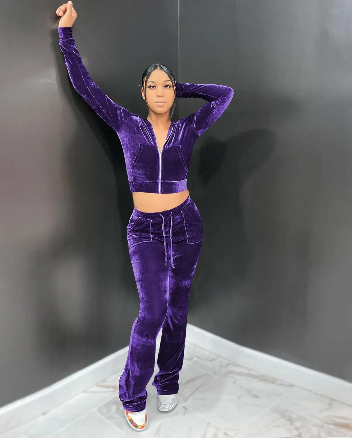 yidengymx Womens 2 Piece Velour Tracksuit Two Piece Outfits for Women Long Sleeve Zip Up Crop Tops Sweatpants Sets Pockets