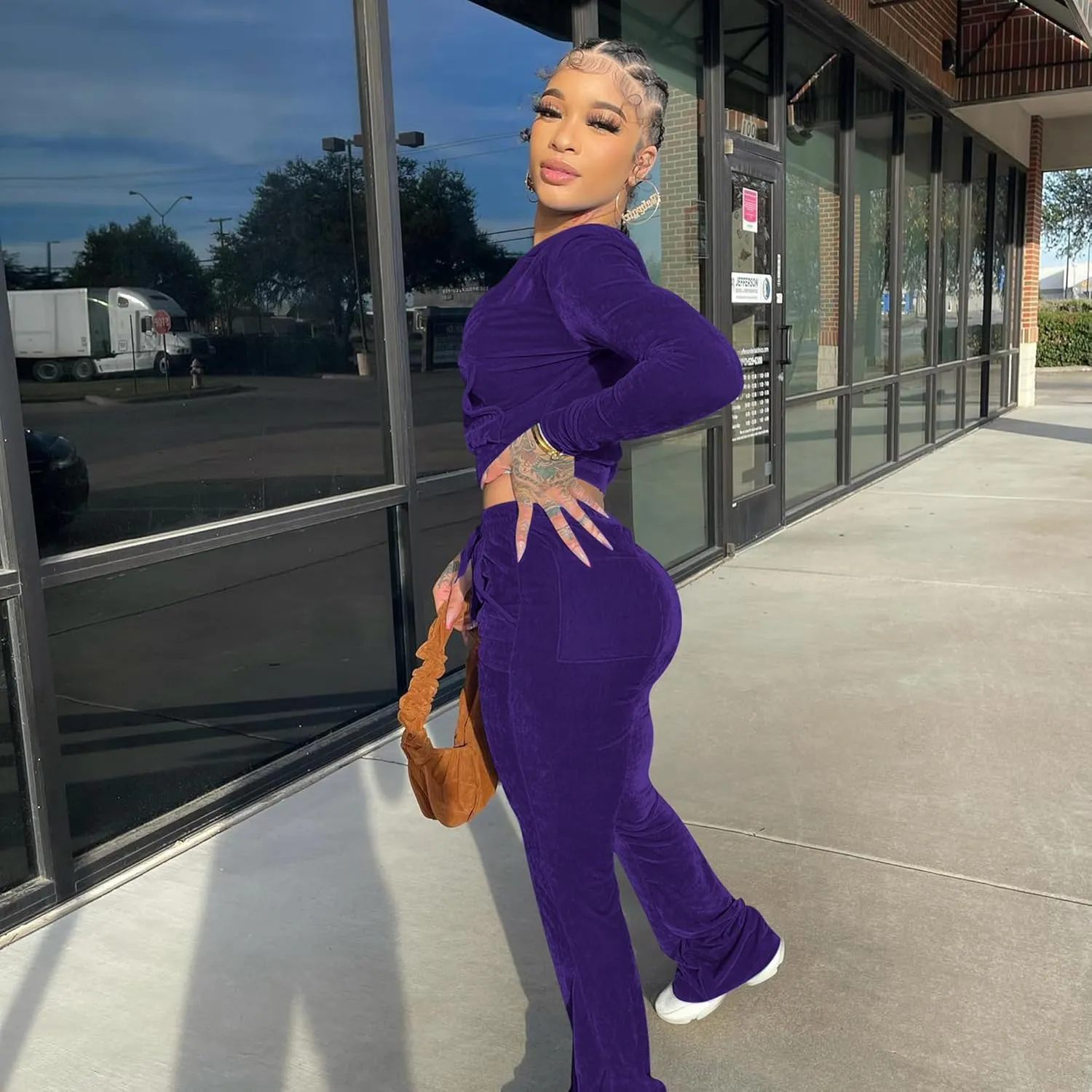 yidengymx Womens 2 Piece Velour Tracksuit Two Piece Outfits for Women Long Sleeve Zip Up Crop Tops Sweatpants Sets Pockets