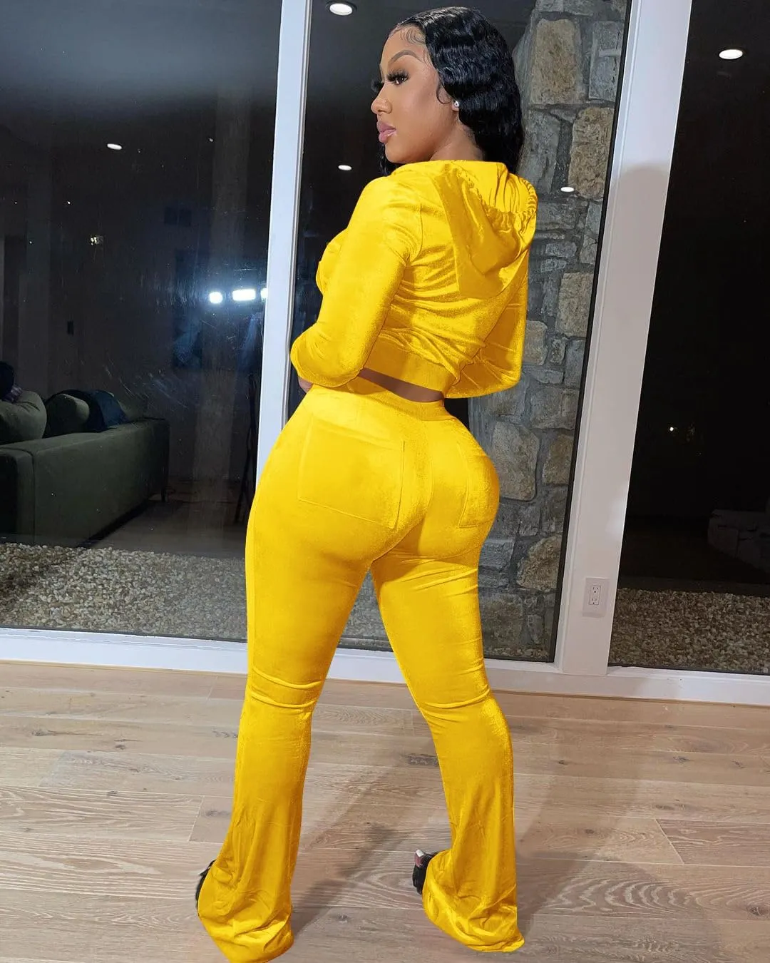 yidengymx Womens 2 Piece Velour Tracksuit Two Piece Outfits for Women Long Sleeve Zip Up Crop Tops Sweatpants Sets Pockets