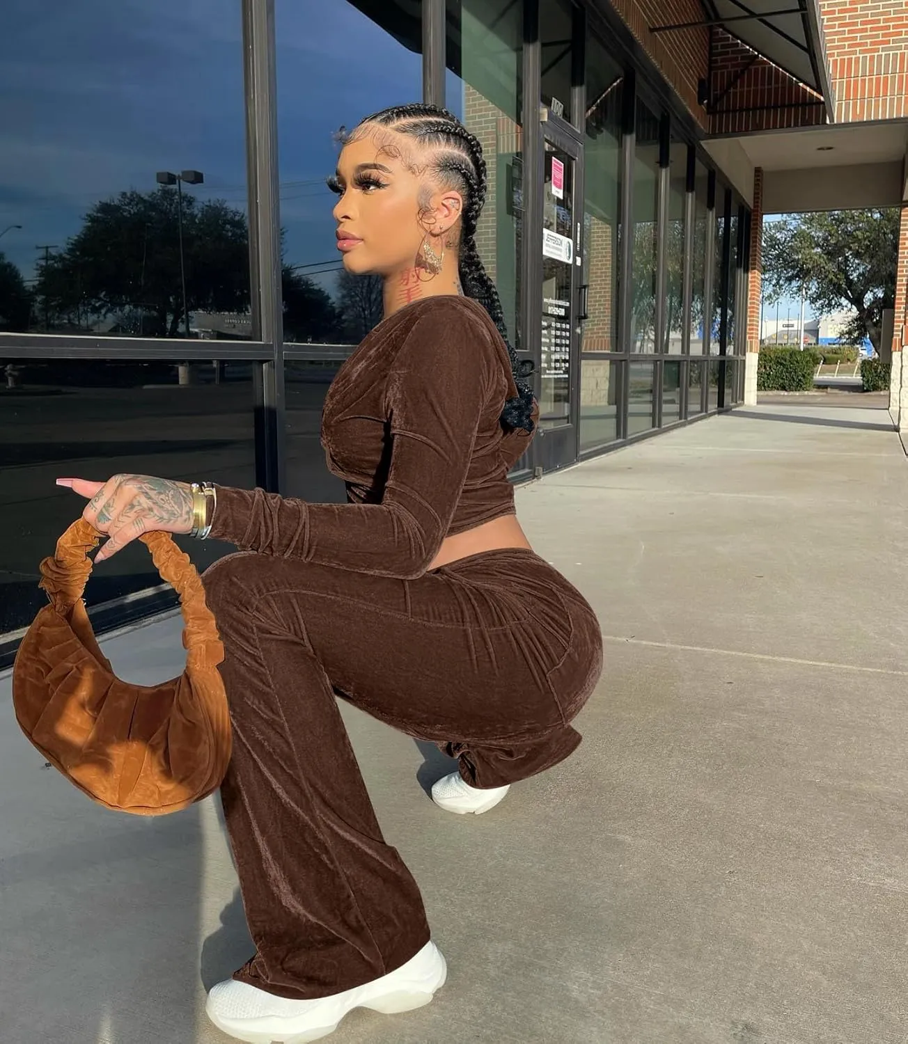 yidengymx Womens 2 Piece Velour Tracksuit Two Piece Outfits for Women Long Sleeve Zip Up Crop Tops Sweatpants Sets Pockets
