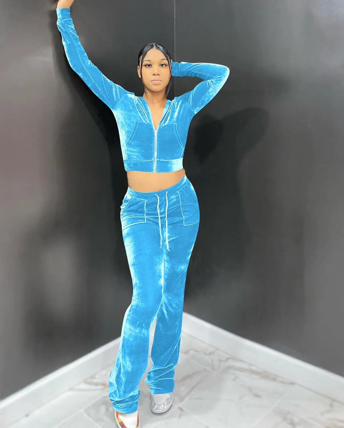 yidengymx Womens 2 Piece Velour Tracksuit Two Piece Outfits for Women Long Sleeve Zip Up Crop Tops Sweatpants Sets Pockets
